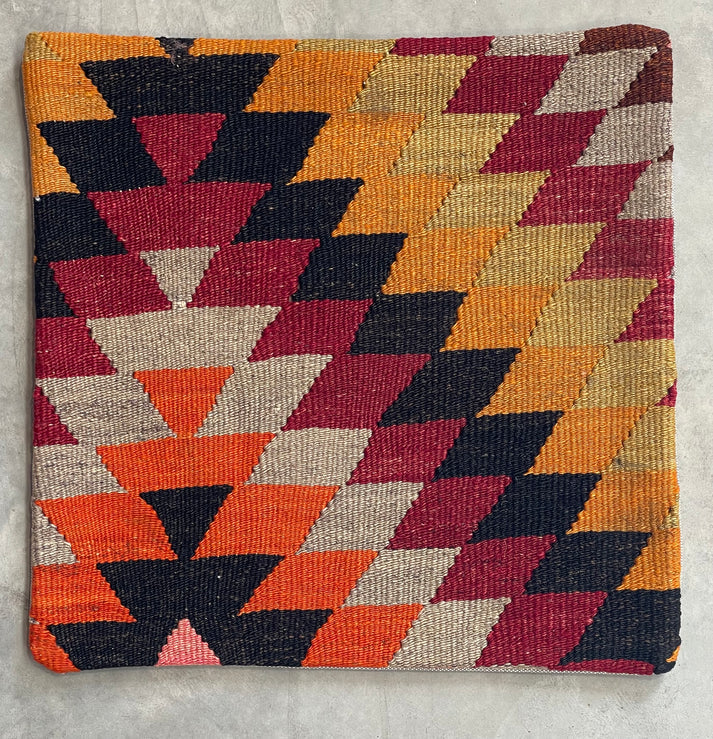 Gulcihan cushion 40x40