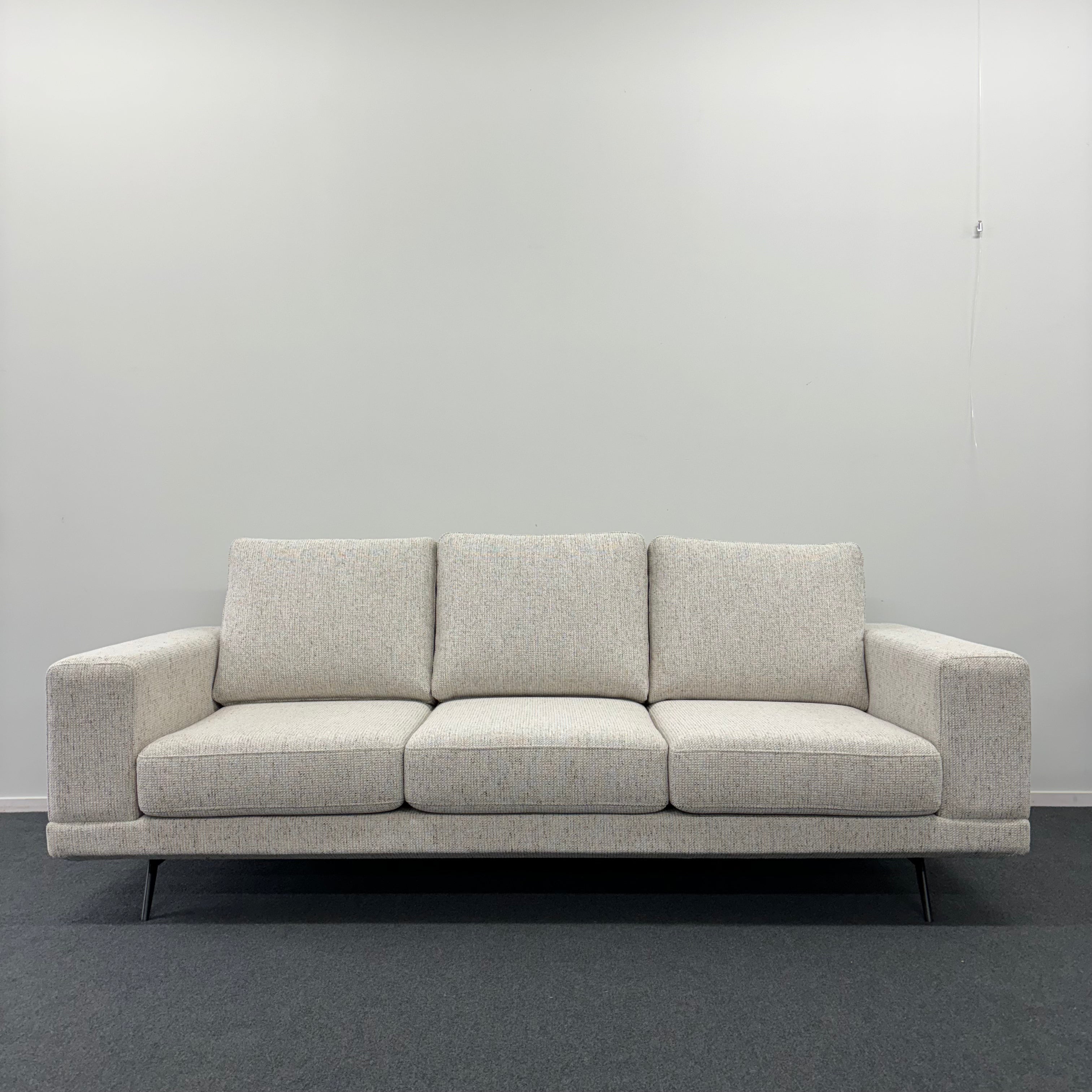 Milton 3 Seater Ww Akito Sand