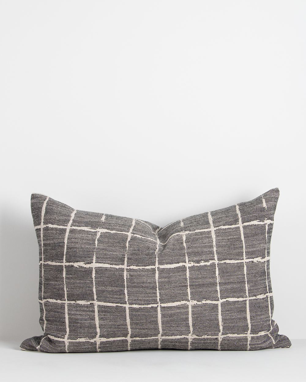 Johnson Black Cushion 40x60