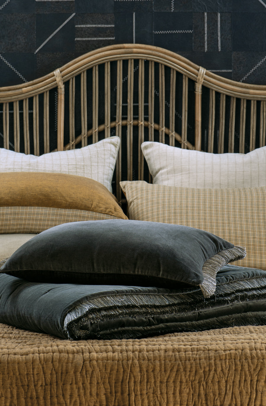 Tramonto Comforter Graphite